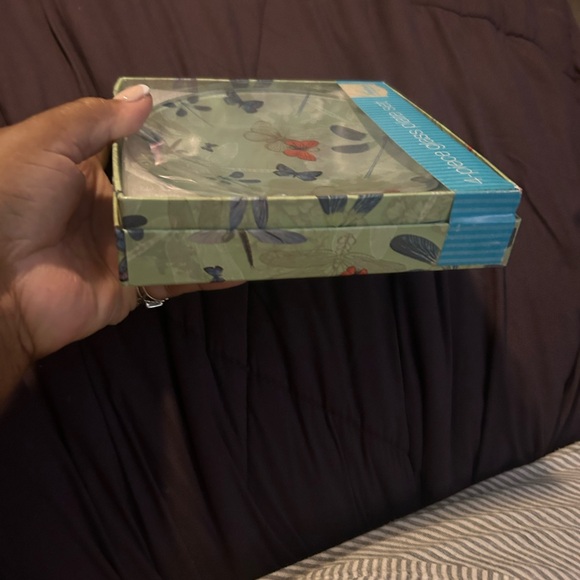 Home Elements 4 Piece Butterfly Glass Plates - Picture 3 of 5